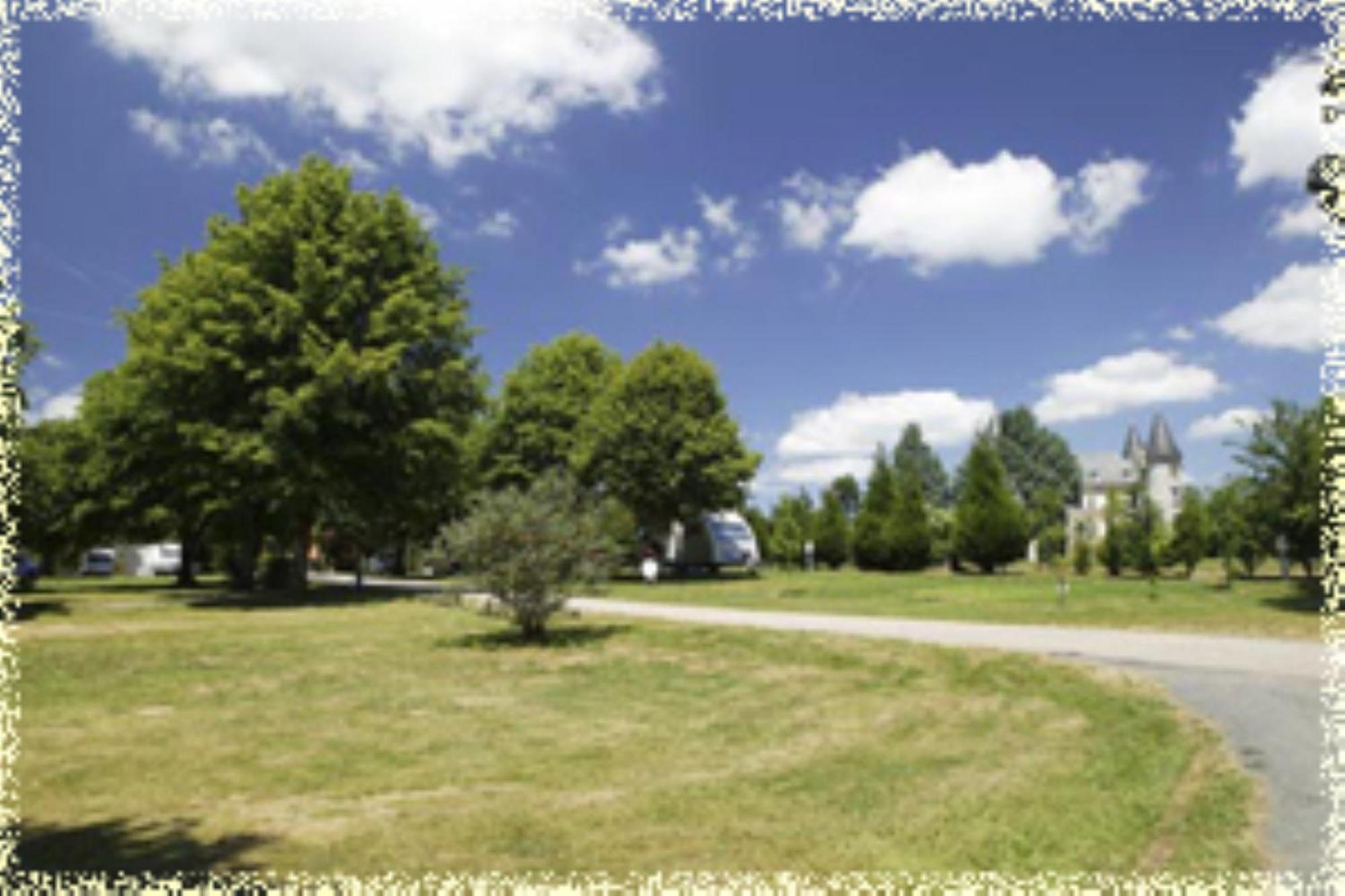 Hotellerie De Plein Air Camping Leychoisier Bonnac-la-Côte Dış mekan fotoğraf